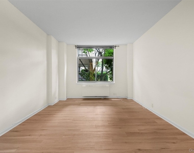 35 N Chatsworth Avenue - Photo Thumbnail 12