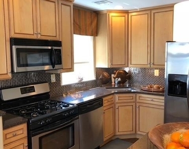 7219 Sandy Dune Way - Photo Thumbnail 5