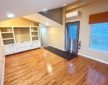 7219 Sandy Dune Way - Photo Thumbnail 15