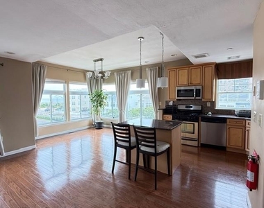 7219 Sandy Dune Way - Photo Thumbnail 6