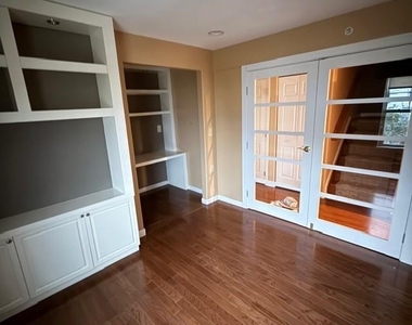 7219 Sandy Dune Way - Photo Thumbnail 11