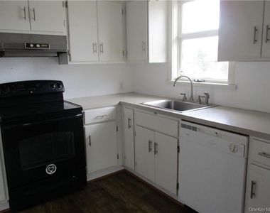 1003 Main Street - Photo Thumbnail 8
