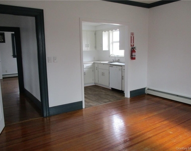 1003 Main Street - Photo Thumbnail 10