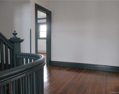 1003 Main Street - Photo Thumbnail 3