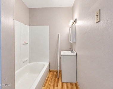 359-361 Forest Avenue - Photo Thumbnail 9