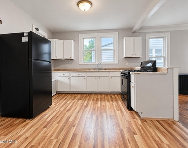 359-361 Forest Avenue - Photo Thumbnail 7