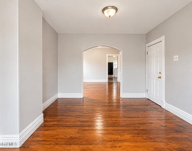 359-361 Forest Avenue - Photo Thumbnail 4
