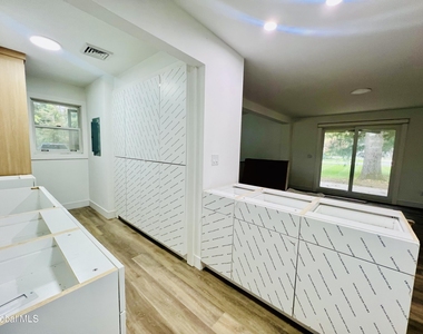 21 Carr Road - Photo Thumbnail 4