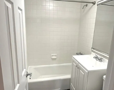 906 Amsterdam Avenue - Photo Thumbnail 3