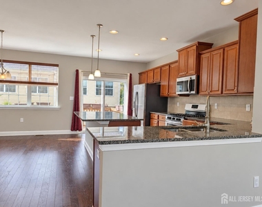 1607 Hights Farm Road - Photo Thumbnail 6