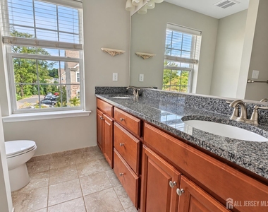 1607 Hights Farm Road - Photo Thumbnail 11