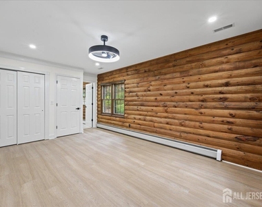1058 Hoffman Road - Photo Thumbnail 27