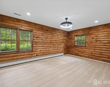 1058 Hoffman Road - Photo Thumbnail 28