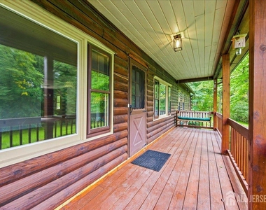 1058 Hoffman Road - Photo Thumbnail 5