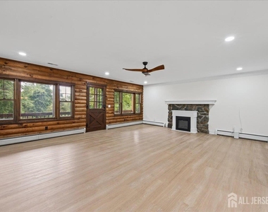 1058 Hoffman Road - Photo Thumbnail 9