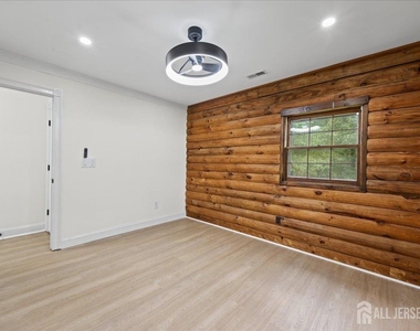 1058 Hoffman Road - Photo Thumbnail 34