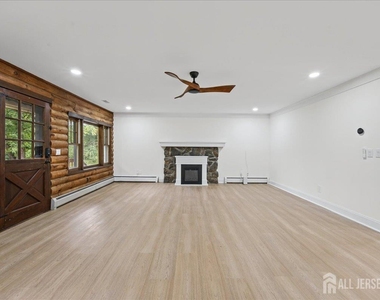 1058 Hoffman Road - Photo Thumbnail 8
