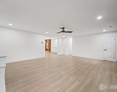 1058 Hoffman Road - Photo Thumbnail 10