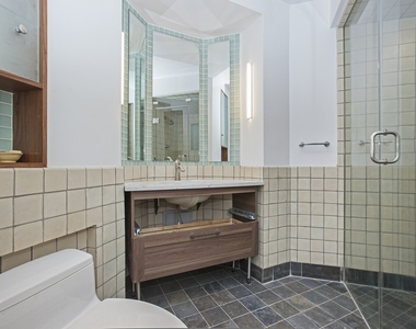 27 W 10th Street - Photo Thumbnail 1