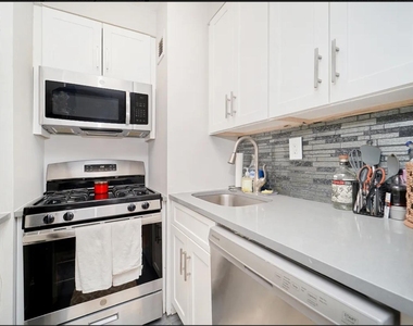 337 W 43rd Street - Photo Thumbnail 6