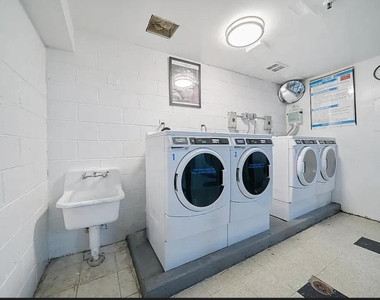 337 W 43rd Street - Photo Thumbnail 11