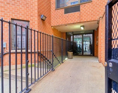337 W 43rd Street - Photo Thumbnail 10