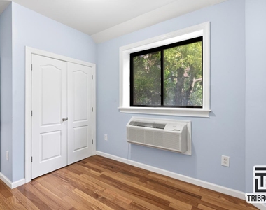296 Willis Avenue - Photo Thumbnail 4