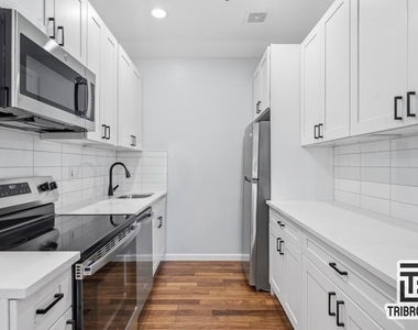 296 Willis Avenue - Photo Thumbnail 5