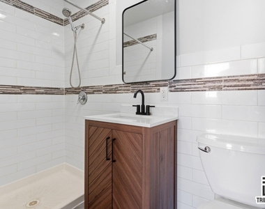 296 Willis Avenue - Photo Thumbnail 2