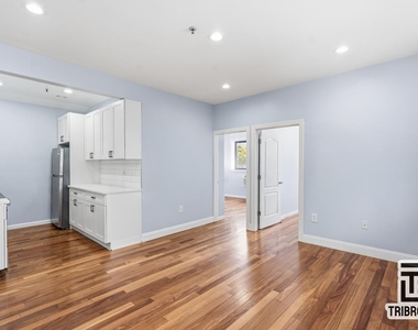 296 Willis Avenue - Photo Thumbnail 6