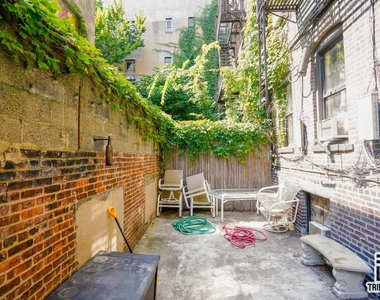406 W 48th Street - Photo Thumbnail 7