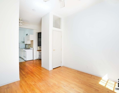 406 W 48th Street - Photo Thumbnail 6