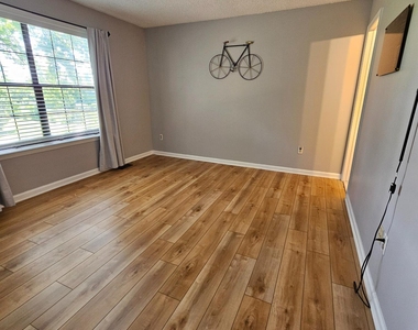 503 Brokaw Court - Photo Thumbnail 10