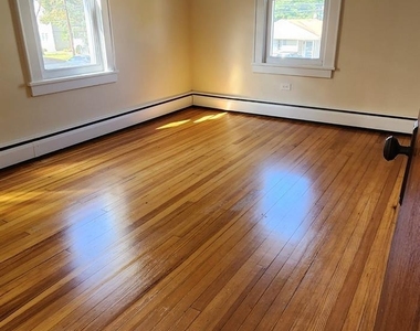 126 Runyon Avenue - Photo Thumbnail 6