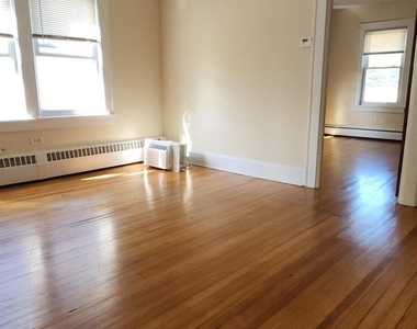 126 Runyon Avenue - Photo Thumbnail 5
