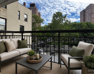 252 Broadway - Photo Thumbnail 5