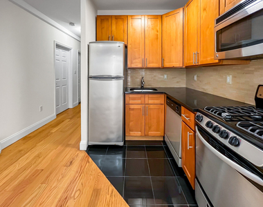 250 W 105th Street - Photo Thumbnail 1