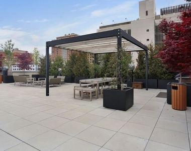 267 Pacific Street - Photo Thumbnail 6