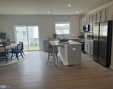 16 Lyriq Court - Photo Thumbnail 2