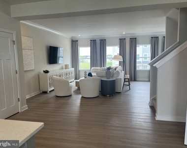 16 Lyriq Court - Photo Thumbnail 7