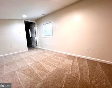208 Telegraph Road - Photo Thumbnail 12
