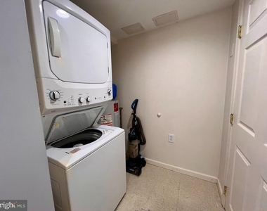 208 Telegraph Road - Photo Thumbnail 9