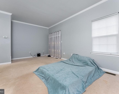 8708 Farnham Way - Photo Thumbnail 9