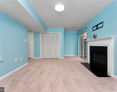 8708 Farnham Way - Photo Thumbnail 17