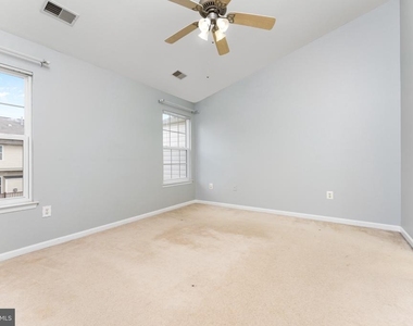 8708 Farnham Way - Photo Thumbnail 11
