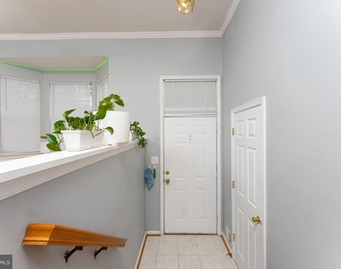 8708 Farnham Way - Photo Thumbnail 7