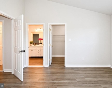 12723 Perchance Terrace - Photo Thumbnail 21