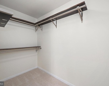15522 John Diskin Circle - Photo Thumbnail 5