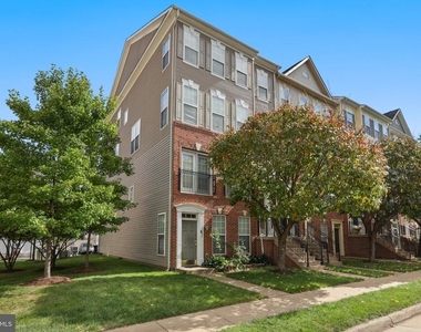 15522 John Diskin Circle - Photo Thumbnail 2
