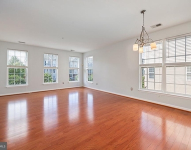 15522 John Diskin Circle - Photo Thumbnail 10